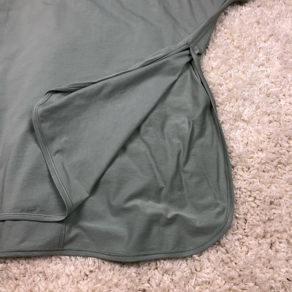 Lululemon shirt size 12 - Picture 4 of 6